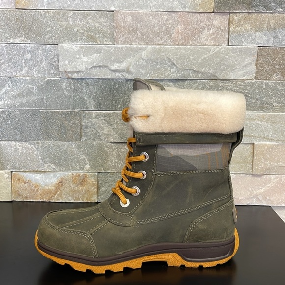 ✨Host Pick✨ UGG Kids Butte II CAMO Lace-Up Boot - Picture 9 of 12